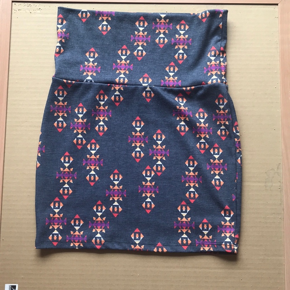 PacSun- skirt- size large